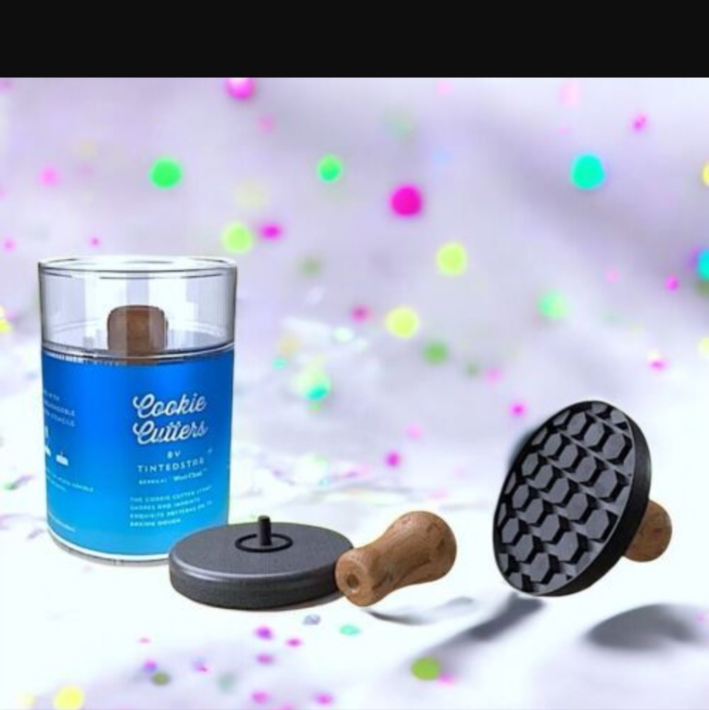 Bennkai Cookie Cutters Honeycomb Stamp Sturdy Baking Dough Imprints NEW NICE